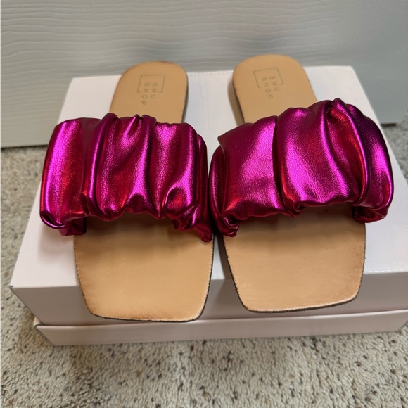 ShuShop -HOT PINK slides - Picture 2 of 5